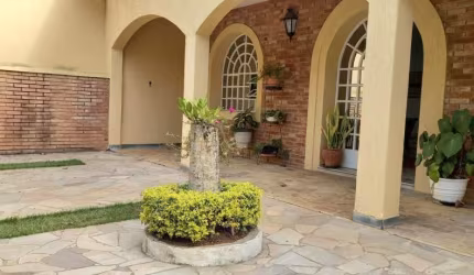 casa paralela a Lucas Nogueira  Garcez