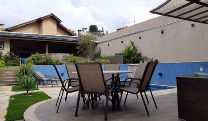 Casa com 4 dormitórios à venda, 297 m² por R$ 1.550.000,00 - Vila Thais - Atibaia/SP