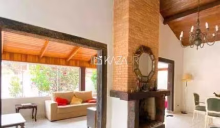 Linda casa no bairro Retiro das fontes