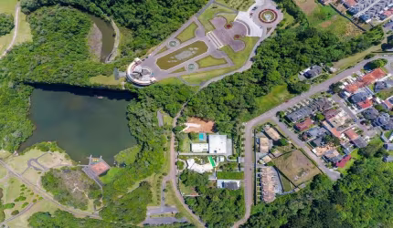 Terreno em frente ao Parque Tanguá - J8 Imóveis