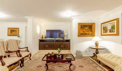 Apartamento com 4 dormitórios no Batel - J8