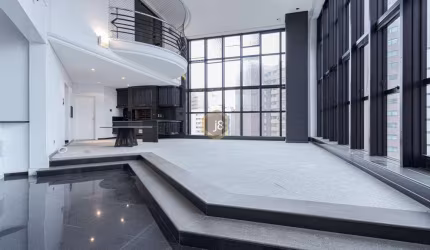 Duplex com muita exclusividade no Batel - J8