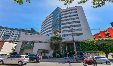Sala comercial bem localizada no Batel - J8