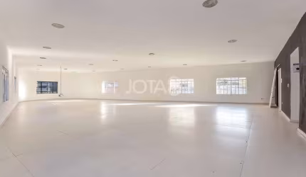 Sala comercial no Alto da XV - J8