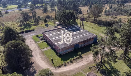 Barracão com 1000m² em são José dos Pinhais - J8
