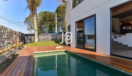 Casa no Seminário Comercial ou residencial - J8