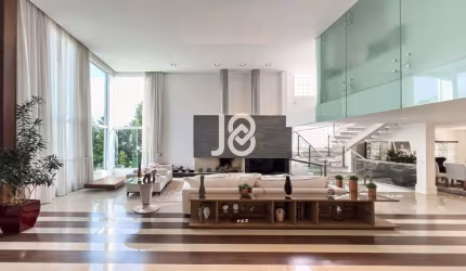 Casa em condomínio no Campo Comprido - J8