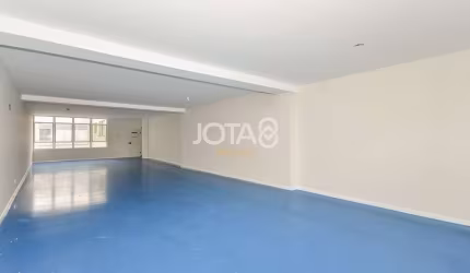 Sala comercial na Avenida Paraná - J8