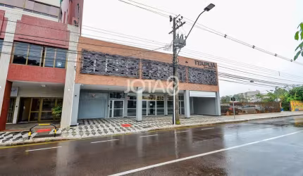 Loja Comercial na Avenida Paraná - J8