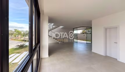 Casa nova em Santa Felicidade próx Av Manoel Ribas
