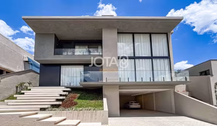 Casa em Condomínio Santa Felicidade 4 Suítes - J8