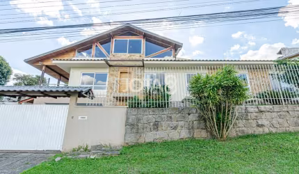 Ampla casa com edícula próxima ao Barigui - J8