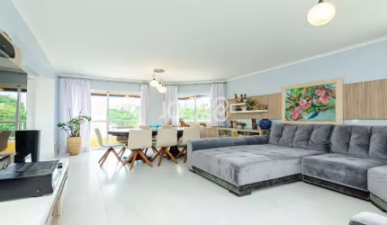 Apartamento 3 quartos, 3 vagas no Água Verde - J8