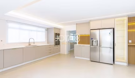 Apartamento 100% reformado em frente ao Curitibano