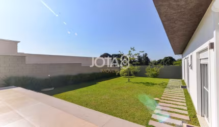 Casa térrea 4 dormitórios em Santa Felicidade
