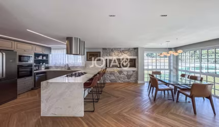 Casa em condomínio no início Eduardo Sprada - J8
