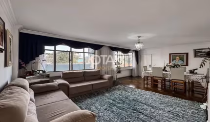 Apartamento com muito sol de 150m no Batel J8