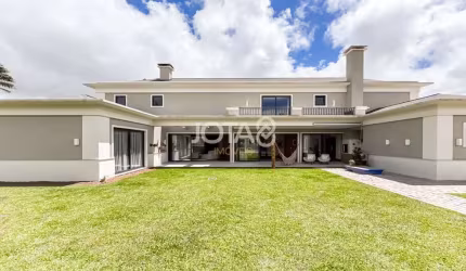 Casa em Condomínio 4 suítes no Alphaville - J8