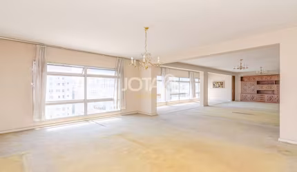 Amplo e espaçoso apartamento no Centro - J8