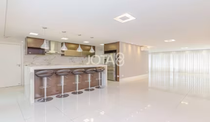 Lindo apartamento no Água Verde - J8 Imóveis