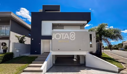 Casa em condomínio, 3 suítes em Santa Felicidade!