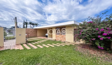 Casa 4 quartos com piscina no Seminário - J8