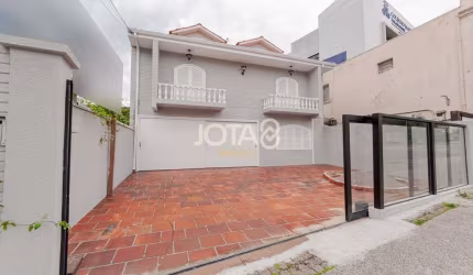 Casa Comercial No Batel - JOTA8 Imóveis