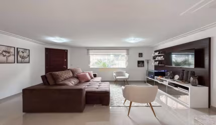 Sobrado duplex interno com 3 quartos - J8