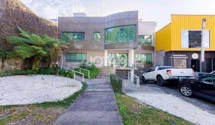 Prédio comercial  no Batel c/ 9 salas e auditório