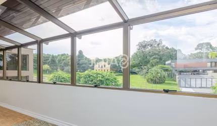 Casa com jardim incrível no Jardim Schaffer - J8