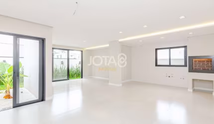 Casa em condomínio clube com 3 suites - J8