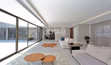 CASA 4 SUÍTES 4 VAGAS AO LADO DO PARQUE BARIGUI