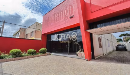 Comercial com muito espaço em ótima localização
