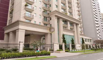 Apartamento Com 3 Suítes no Batel - J8 Imóveis