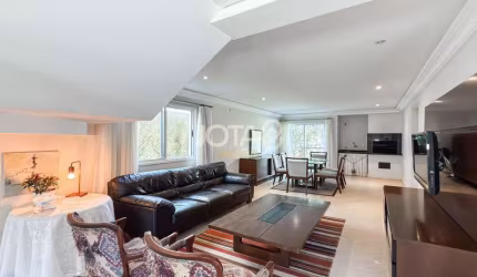 Casa em Condomínio com 4 quartos - J8