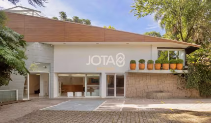 Imóvel comercial em localização privilegiada - J8