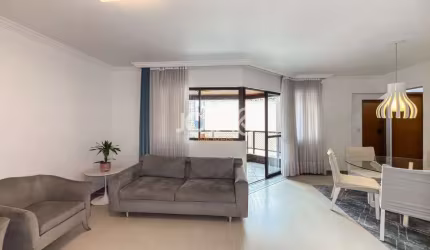 Apartamento de 70m² na Batel - J8
