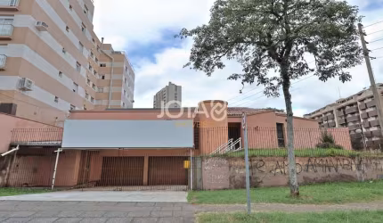 Imóvel comercial de esquina no Água Verde  - J8
