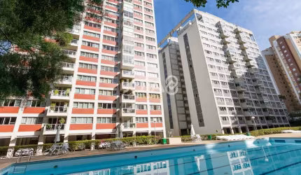 Apartamento em condomínio clube no Ahú