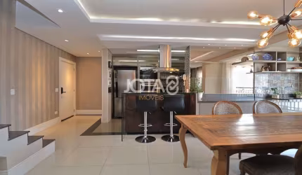 Cobertura duplex em condomínio clube no Água Verde