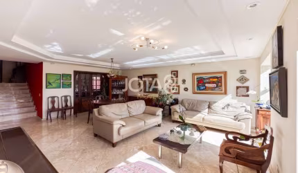 Casa com 4 quartos e terreno em Santa Felicidade