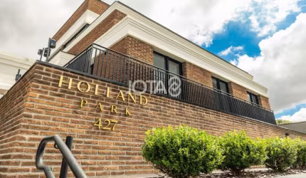 Townhouse de alto padrão 3suítes/AHU - J8 Imóveis