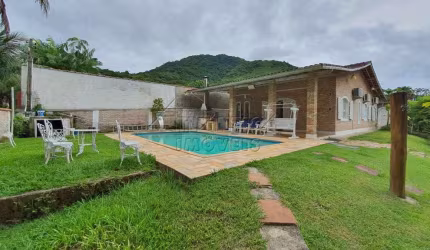 Casa com 3 dorms, Praia da Enseada, Ubatuba - R$ 1.7 mi, Cod: 3622