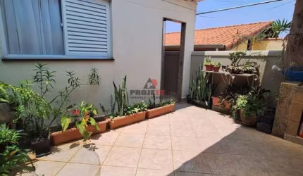 Casa à Venda – Ótima Localização!