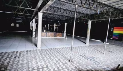 ALUGO PONTO COMERCIAL COM 322 M2 EM FRENTE AO SHOPPING