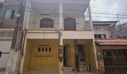 CASA PARA ALUGAR NOS ALTOS COM 2 QUARTOS SEM GARAGEM