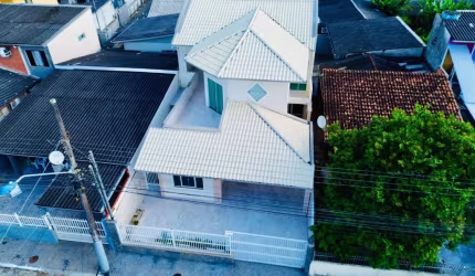 Casa para Venda com 4 quartos Sendo 3 Suites, imóvel Averbado fica no bairro  São João - Itajaí - SC