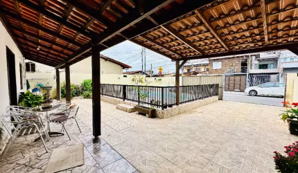 Casa para venda com  piscina e 3 quartos Bairro São Vicente - Itajaí - SC