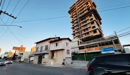 Apartamento na planta  3 quartos sendo 1 Suíte,  Fica no Bairro Sao Judas Cidade de Itajai  Santa Catarina.
