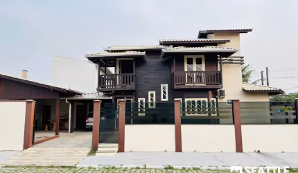 Casa para venda com 3 quartos fica no bairro  Cordeiros parte alta  - Itajaí - SC